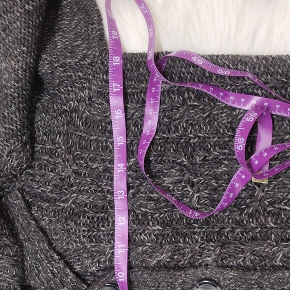 Chunky Knit Sweater - Picture 5 of 8